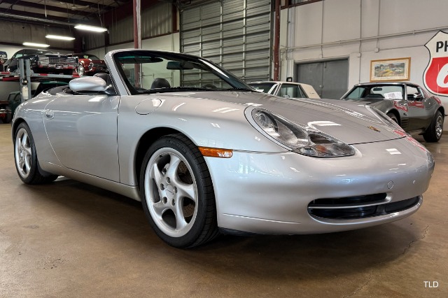 2000 Porsche 911 Carrera 4